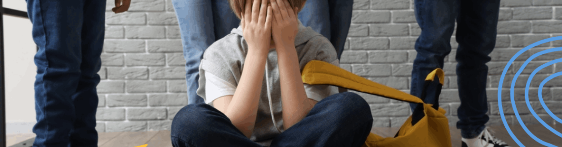 chłopiec doświadcza wykluczenia w szkole